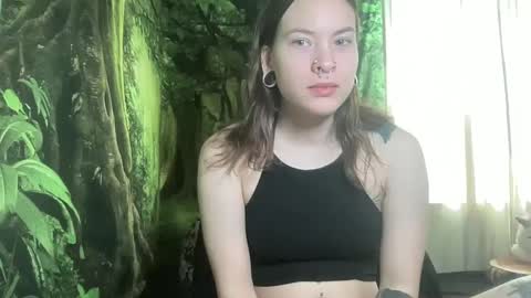 Snapshot of mo0n_goddess chatting on January 1, 10:03 pm Misty online show from January 1, 10:03 pm