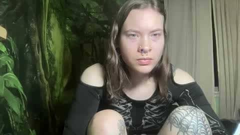 Snapshot of mo0n_goddess chatting on February 23, 3:56 am Misty online show from February 23, 3:56 am