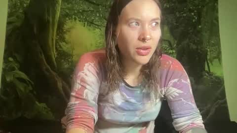 Snapshot of mo0n_goddess chatting on April 24, 3:31 am Misty online show from April 24, 3:31 am