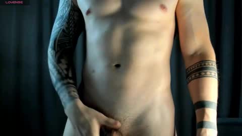 Snapshot of mobyvick chatting on December 17, 3:29 pm Vick online show from December 17, 3:29 pm