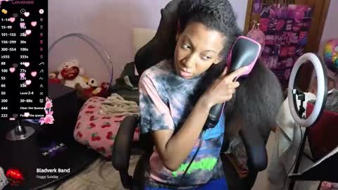 Snapshot of mocha_ chatting on February 19, 2:29 am MOCHA JAMES THE NPC online show from February 19, 2:29 am