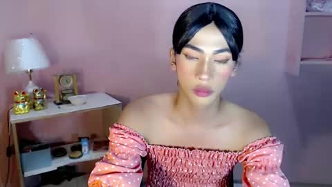 Snapshot of mocha_locca chatting on January 5, 12:31 am Mocha Locca online show from January 5, 12:31 am