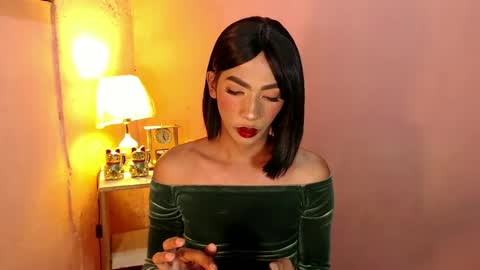 Snapshot of mocha_locca chatting on January 18, 12:13 am Mocha Locca online show from January 18, 12:13 am