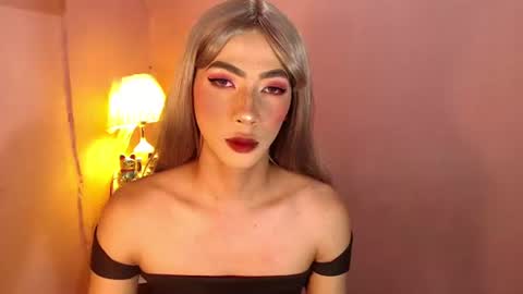 Snapshot of mocha_locca chatting on January 20, 1:00 pm Mocha Locca online show from January 20, 1:00 pm