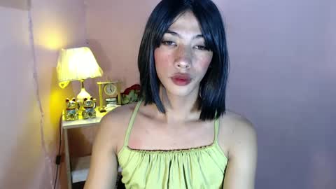 Snapshot of mocha_locca chatting on February 5, 1:04 am Mocha Locca online show from February 5, 1:04 am