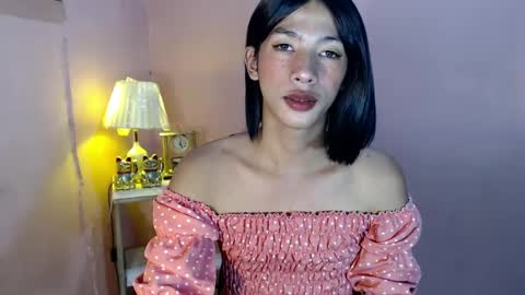Snapshot of mocha_locca chatting on February 9, 4:07 pm Mocha Locca online show from February 9, 4:07 pm