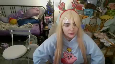 Snapshot of mochi_rainbow chatting on December 18, 6:52 am The Mochi Rainbow Variety Show online show from December 18, 6:52 am