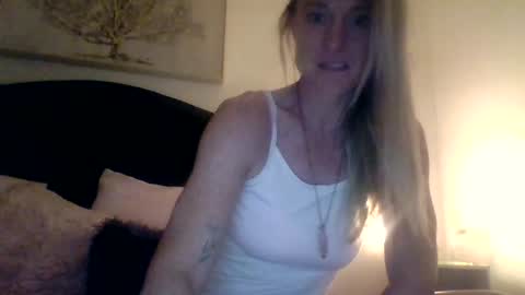 mockingbirds91 online show from June 16, 7:22 am