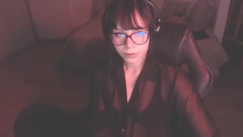 Snapshot of modjo_ chatting on December 4, 7:06 am Modjo online show from December 4, 7:06 am