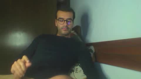 Snapshot of mohamed44j chatting on March 23, 3:32 am Hannibal online show from March 23, 3:32 am