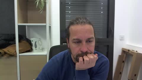 Snapshot of moi9876543210 chatting on January 30, 12:06 pm Julien online show from January 30, 12:06 pm