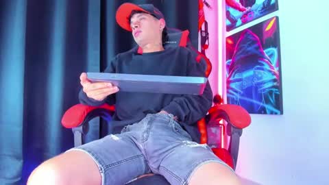 moises_23cm online show from January 21, 1:32 pm