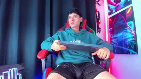 moises_23cm online show from January 30, 7:15 pm