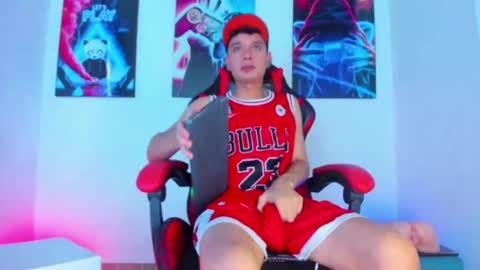 Snapshot of moises_23cm chatting on September 9, 8:41 pm moises_23cm online show from September 9, 8:41 pm