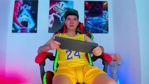 moises_23cm online show from September 19, 7:47 pm