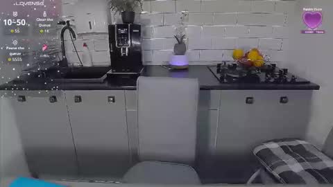 Snapshot of mojjo_erika chatting on February 16, 12:01 pm erika online show from February 16, 12:01 pm