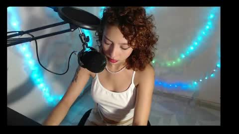 Snapshot of moka_soul chatting on June 25, 11:04 am moka_soul online show from June 25, 11:04 am