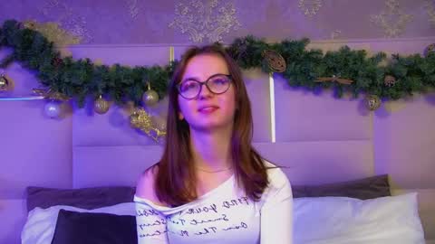 molilevran online show from December 14, 4:45 pm