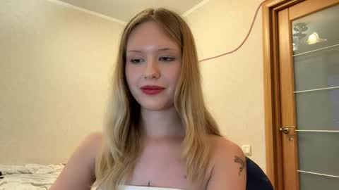 Lisa online show from May 6, 2:11 pm