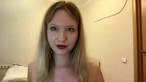 Lisa online show from May 7, 2:00 pm