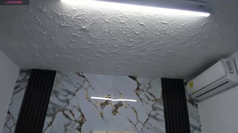 Hey Guys  Im Mollie online show from February 11, 11:59 am