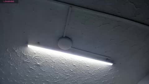 Hey Guys  Im Mollie online show from February 25, 11:53 am