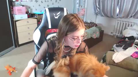 Molly Prvt is open online show from March 7, 11:18 am