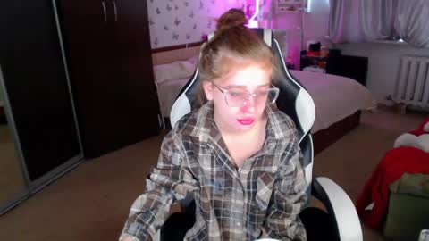 Snapshot of molly_barbie chatting on April 30, 4:08 am Molly Prvt is open online show from April 30, 4:08 am