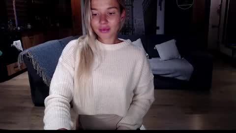 Molly online show from November 20, 1:22 pm