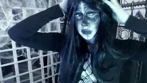 Molly Crow online show from April 3, 12:08 am