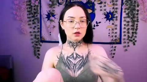 Snapshot of molly_kisss chatting on June 25, 4:34 am molly_kisss online show from June 25, 4:34 am