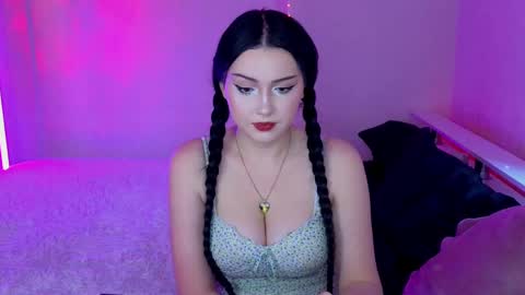 molly_millerr online show from December 11, 10:14 am