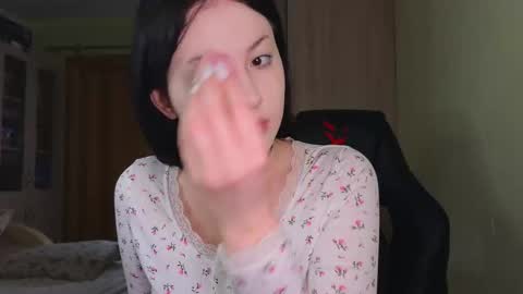 molly_millerr online show from March 17, 8:01 pm