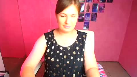 Snapshot of molly_mis chatting on July 28, 6:20 pm Molly online show from July 28, 6:20 pm