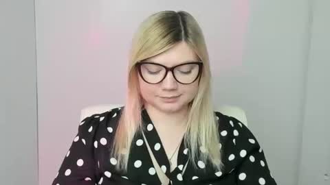 Molly online show from October 27, 12:42 pm