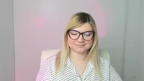 Molly online show from November 7, 4:18 pm