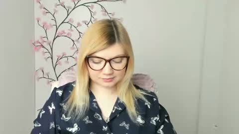 Molly online show from February 8, 1:03 pm