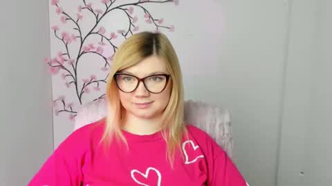 Molly online show from February 13, 1:18 pm