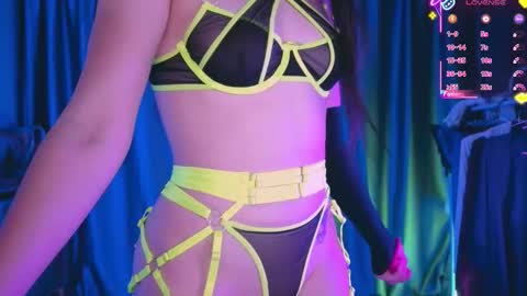 Molly online show from December 3, 6:28 pm