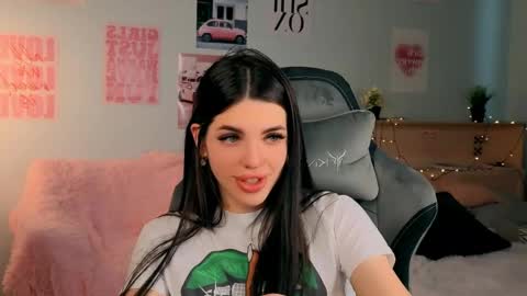 Snapshot of molly_rettyy chatting on April 11, 7:45 am Molly online show from April 11, 7:45 am