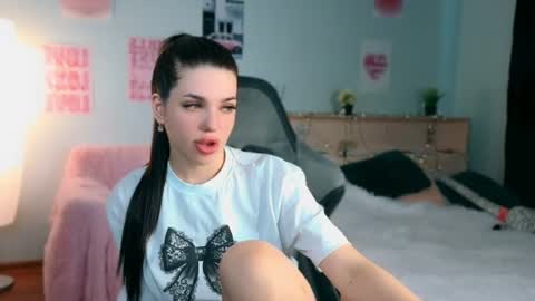 Snapshot of molly_rettyy chatting on June 16, 4:15 am Molly online show from June 16, 4:15 am
