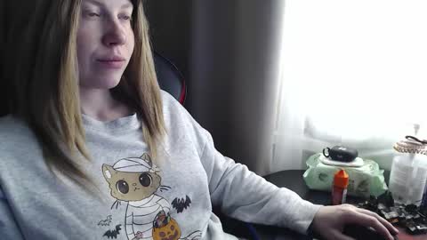 I have new photos come and see with love Molly online show from October 9, 8:56 am