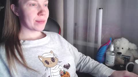 I have new photos come and see with love Molly online show from February 12, 5:13 am