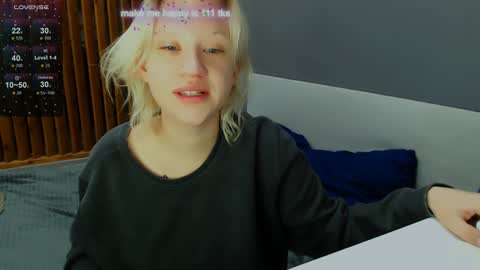 Snapshot of molly_smolly_ chatting on December 28, 3:26 pm lo online show from December 28, 3:26 pm