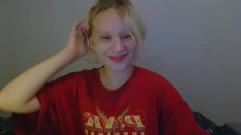 Snapshot of molly_smolly_ chatting on September 28, 3:28 pm lo online show from September 28, 3:28 pm