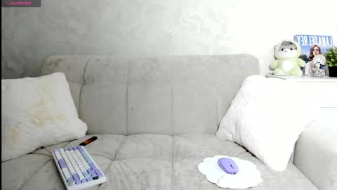 Snapshot of molly_sweetbaby chatting on December 12, 10:42 pm Ill tell you when were private online show from December 12, 10:42 pm