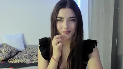 Snapshot of molly_ww chatting on February 7, 2:21 pm Molly online show from February 7, 2:21 pm