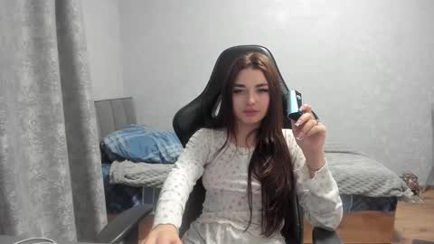 Snapshot of molly_ww chatting on March 1, 12:56 am Molly online show from March 1, 12:56 am