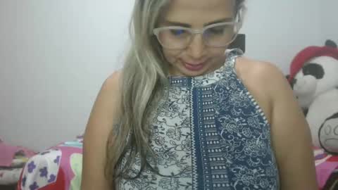 Snapshot of mollybunny01 chatting on February 17, 2:31 am Molly Bunny online show from February 17, 2:31 am