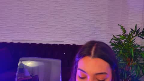 Snapshot of mollydolley chatting on February 3, 2:53 am Julia online show from February 3, 2:53 am